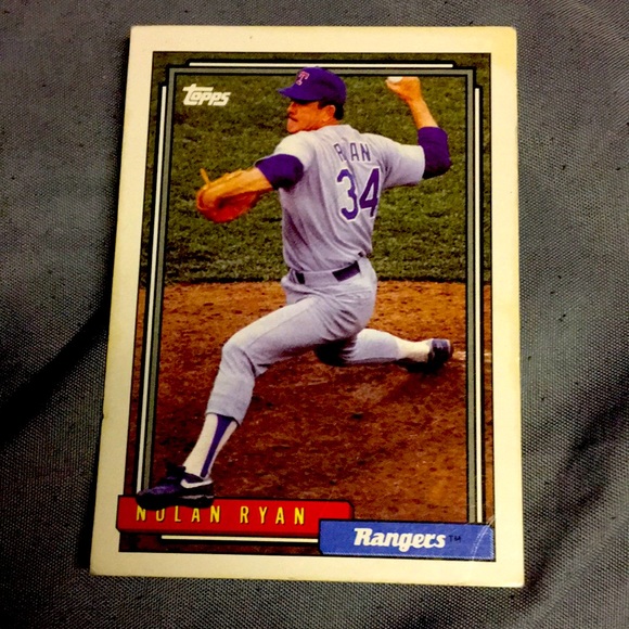 1992 topps first edition Nolan Ryan card #1!!!!! This card is in good condition.